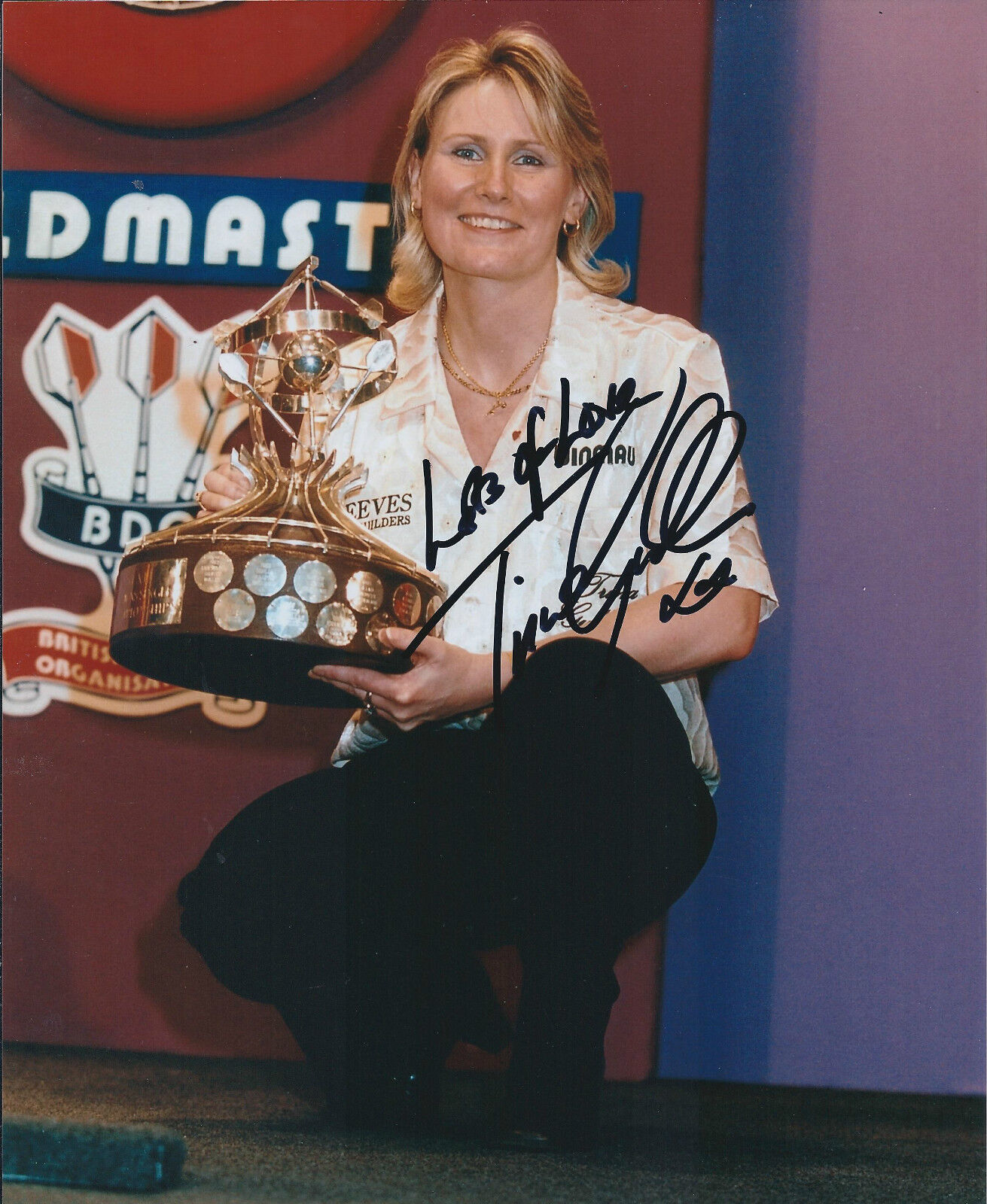 Trina GULLIVER Signed 10x8 Autograph Photo Poster painting AFTAL COA Darts WPDC Winner