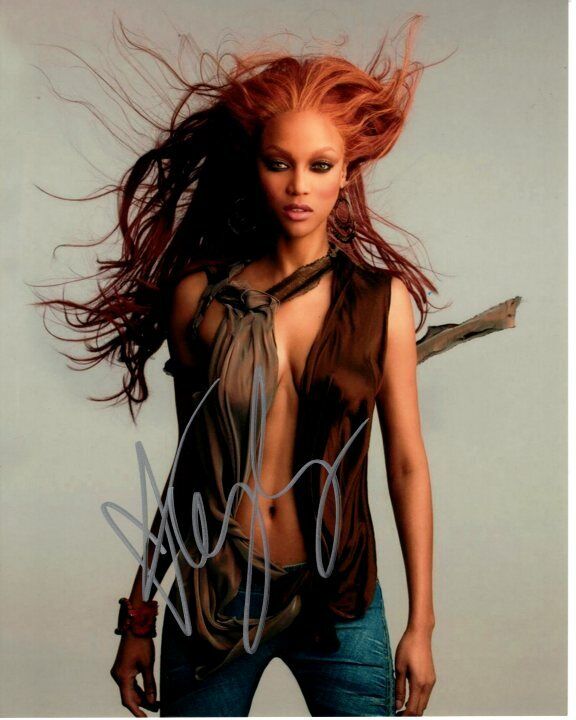 TYRA BANKS signed autographed Photo Poster painting