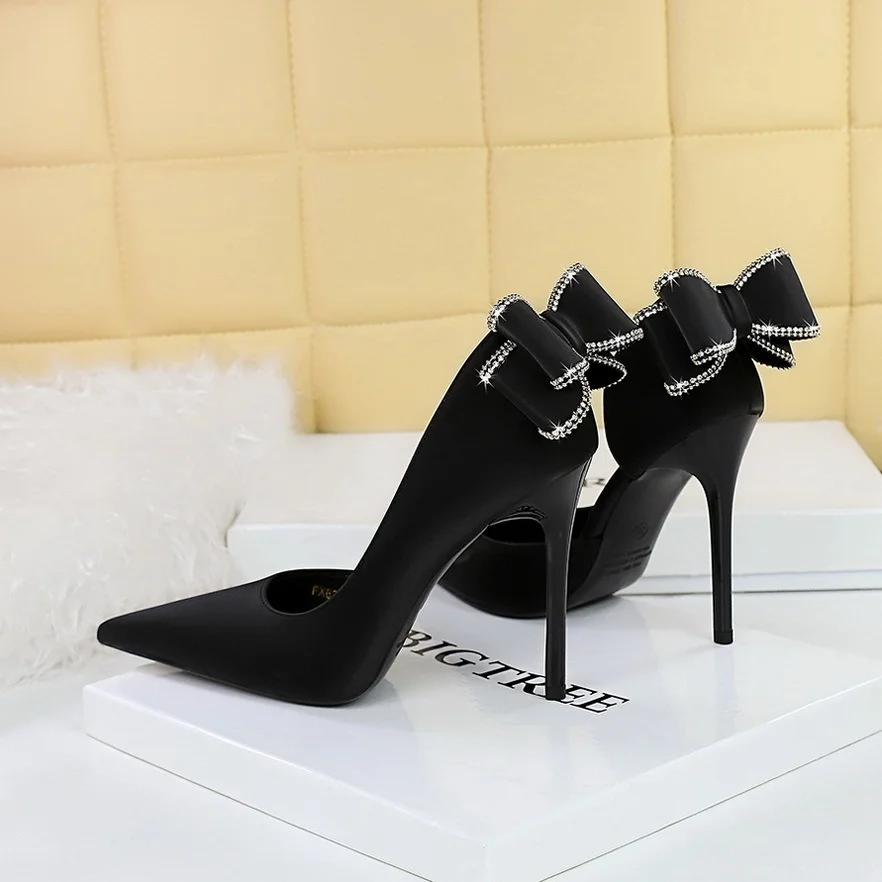 Colourp Colourp Banquet High Heel Shallow Tip Side Hollow Diamond After Bow Single Shoe