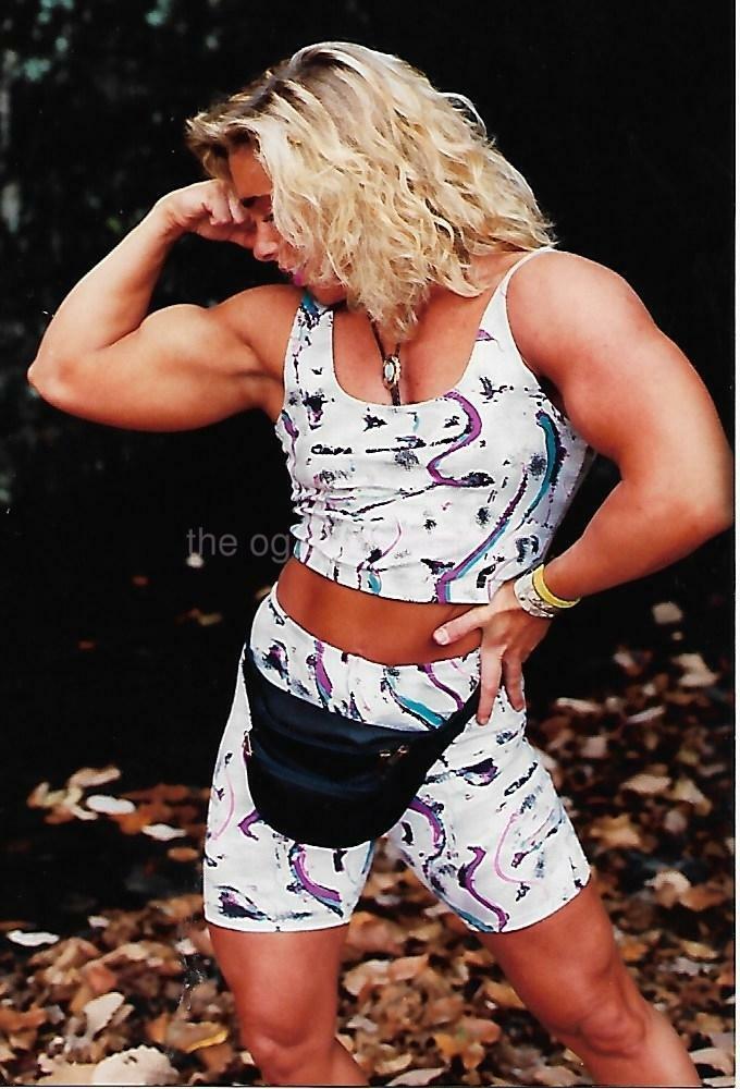 FEMALE BODYBUILDER 80's 90's FOUND Photo Poster painting Color MUSCLE GIRL Original EN 21 64 R