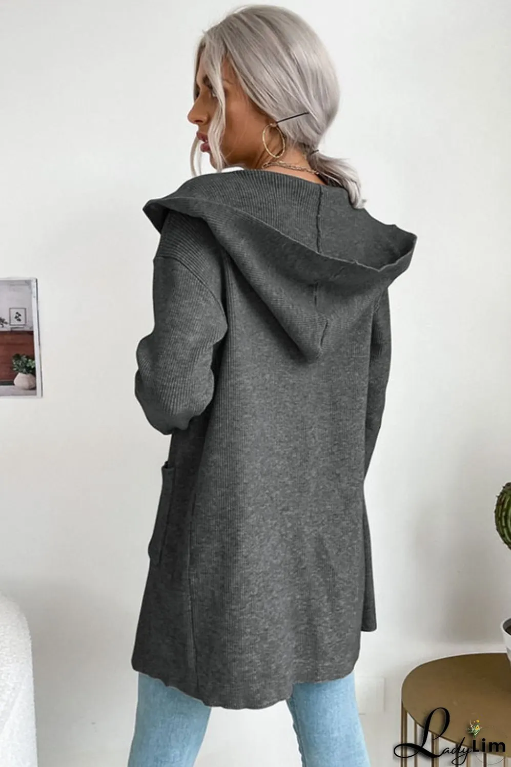 Effortless and Trendy Cardigan