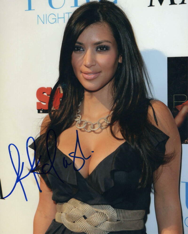 KIM KARDASHIAN SIGNED AUTOGRAPH 8X10 Photo Poster painting - KUWTK STAR, ROBERT, SEXY Photo Poster painting