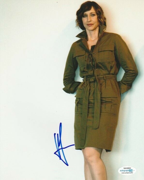 VERA FARMIGA SIGNED 8x10 Photo Poster painting! HAWKEYE BATES MOTEL ACOA COA