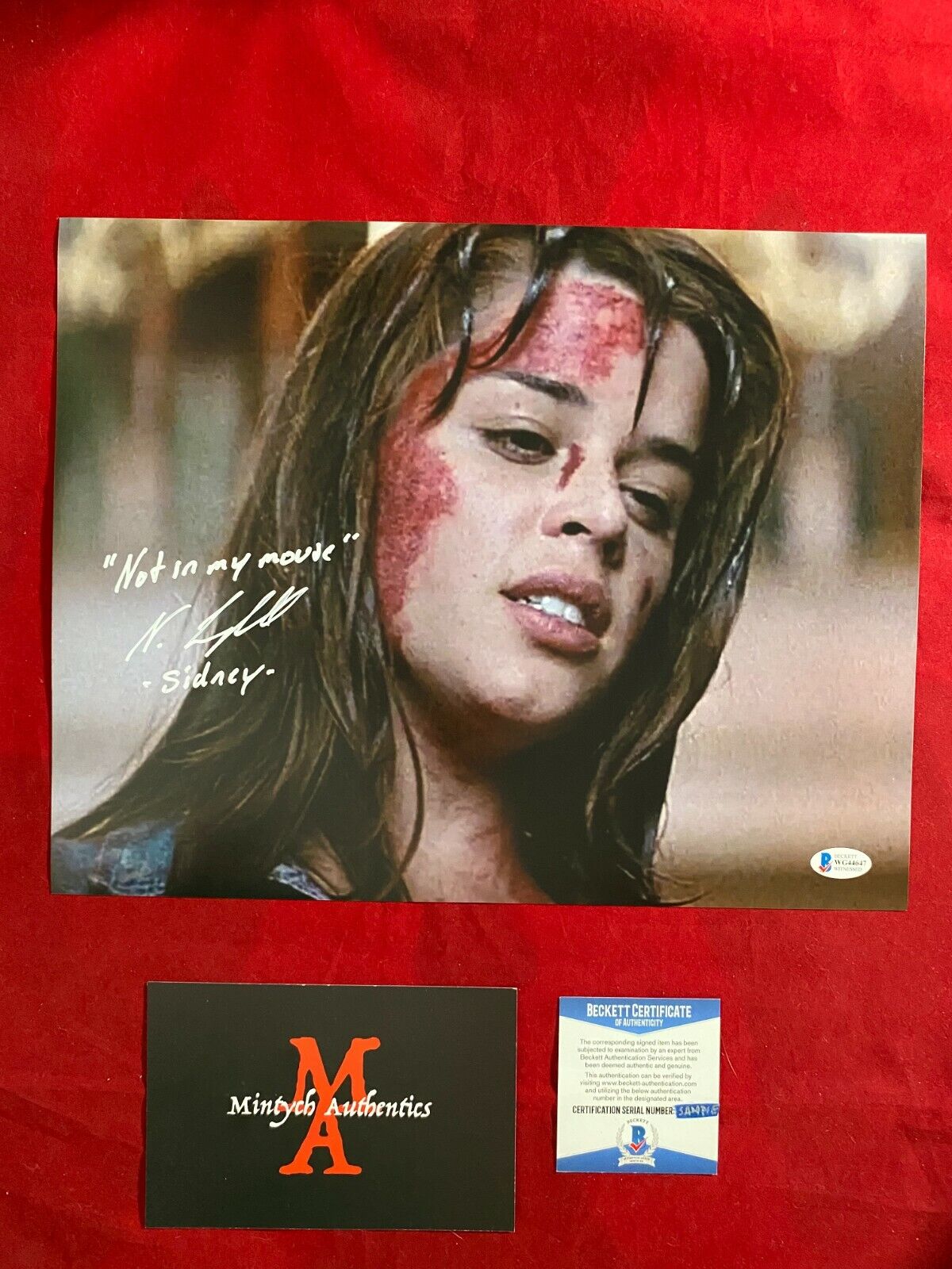 NEVE CAMPBELL AUTOGRAPHED SIGNED 11x14 Photo Poster painting! SCREAM! BECKETT COA! SIDNEY!