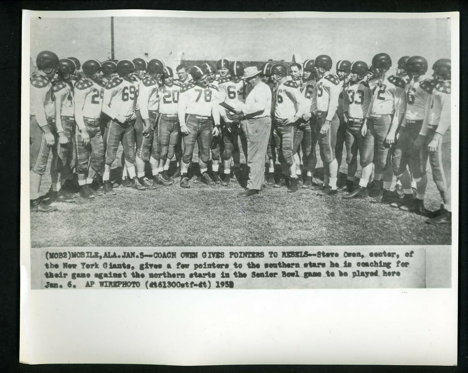 Steve Owens coaching Southern Stars Senior Bowl 1951 Press Photo Poster painting New York Giants