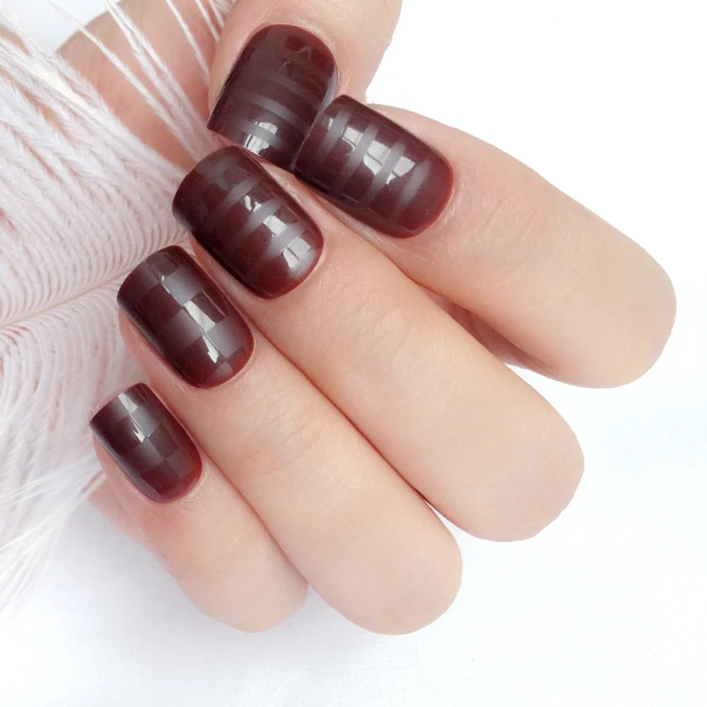 24Pcs Artificial Short Fake Nails 3D Holographic Sequins False Nails With Design DIY Full Cover Finger Tips Manicure Tools-Nail Inspo