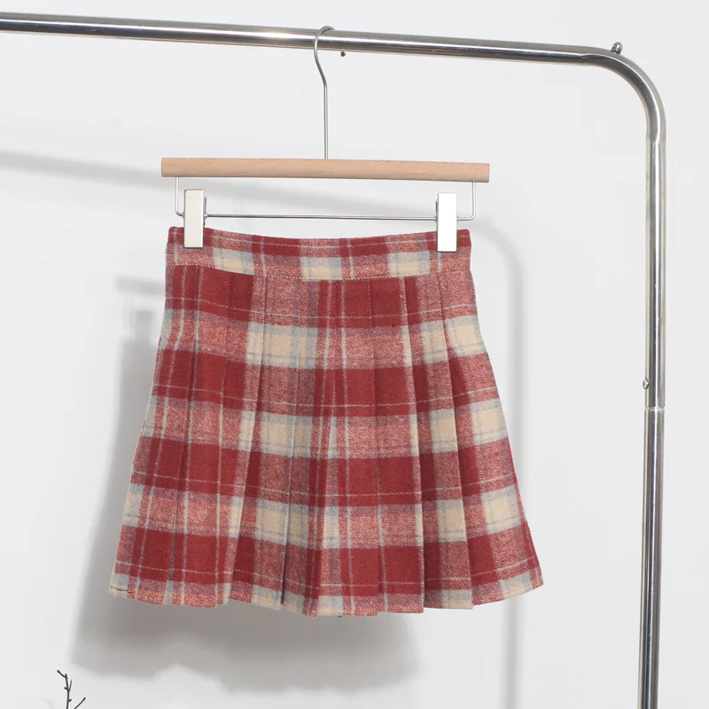 Uveng Real Shooting Lattice Folded Skirt Woman 2023 Winter Dress Hair To Prevent Light Half-Dress Skirt High Waist Thin Word Short Skirt 1999
