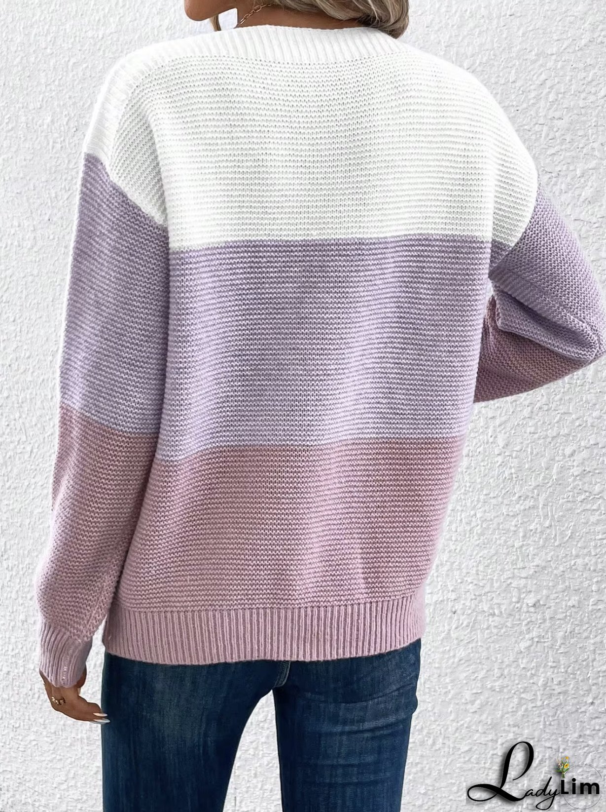 Modern and Versatile Pullover