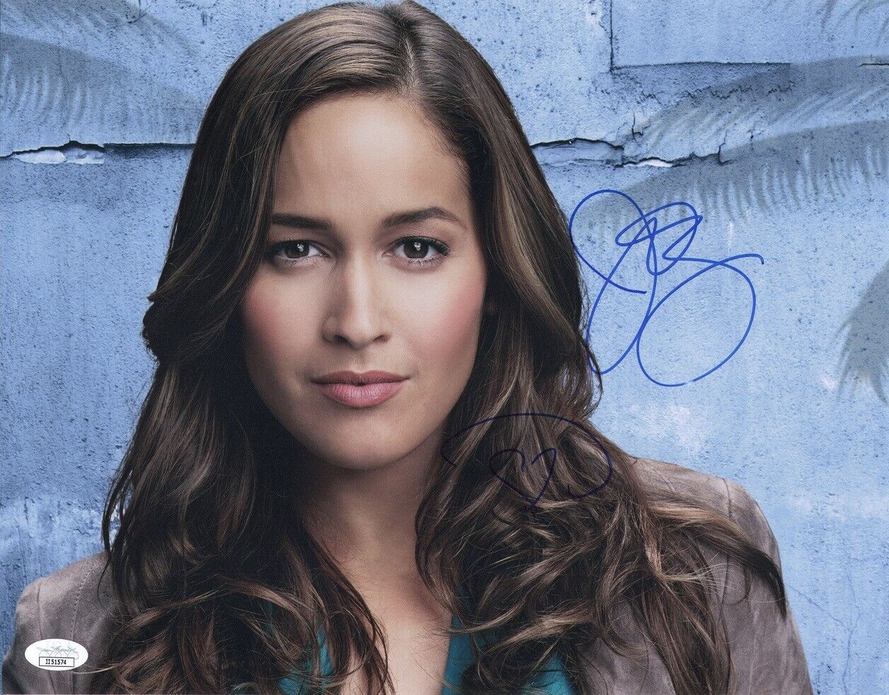 JAINA LEE ORTIZ Authentic Hand-Signed Det. Annalise Villa