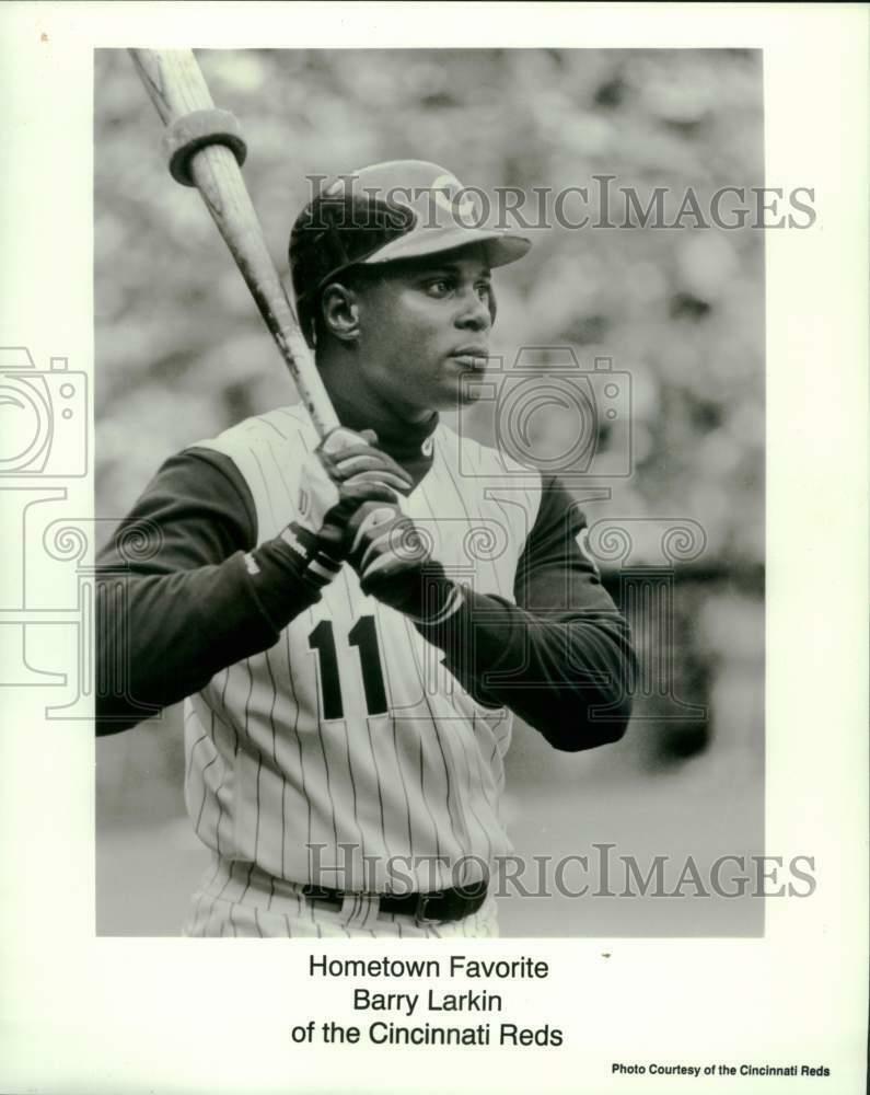 Press Photo Poster painting Barry Larkin of the Cincinnati Reds on deck - lry13059