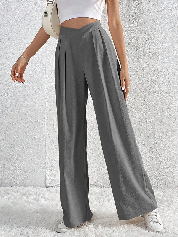 Wide Leg Pleated Solid Color Trousers with a Relaxed Fit