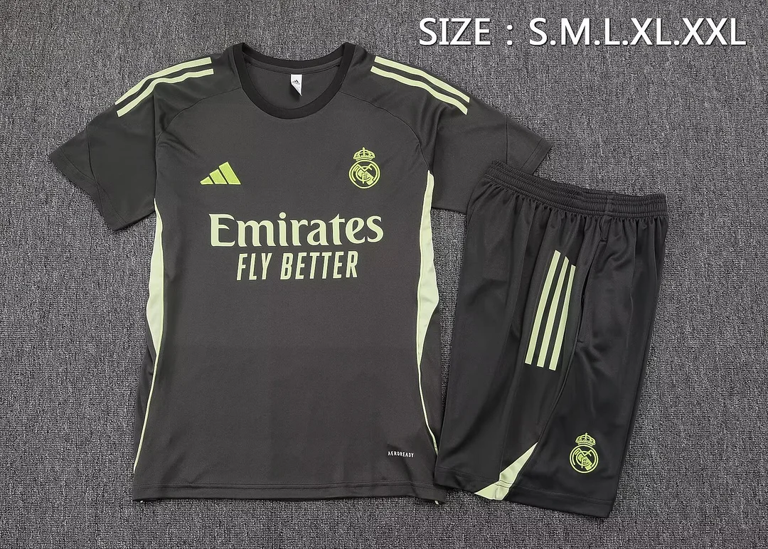 25/26 Real Madrid Training Kit Football Thai Quality