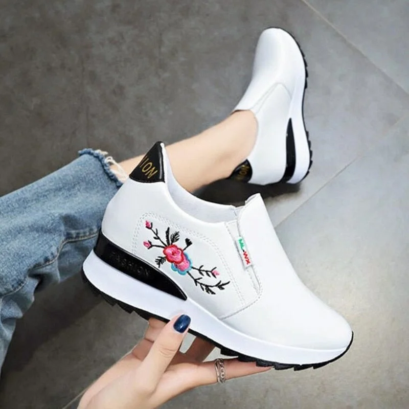 NEW Brand Women Casual Shoes Woman Sneakers Fashion Breathable PU Leather Platform White Women Shoes Soft Footwears Embroidered