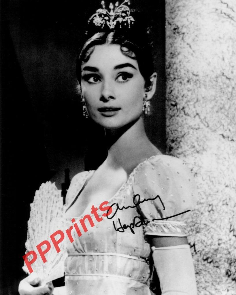 AUDREY HEPBURN Breakfast at Tiffany's SIGNED 10X8 REPRO Photo Poster painting PRINT N2