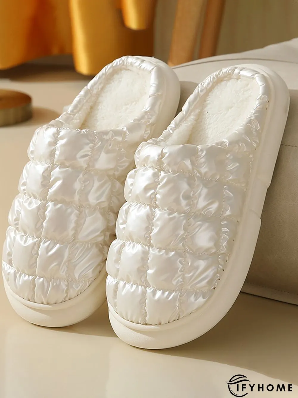 Thermal Lined Quilted Bedroom Slippers | IFYHOME