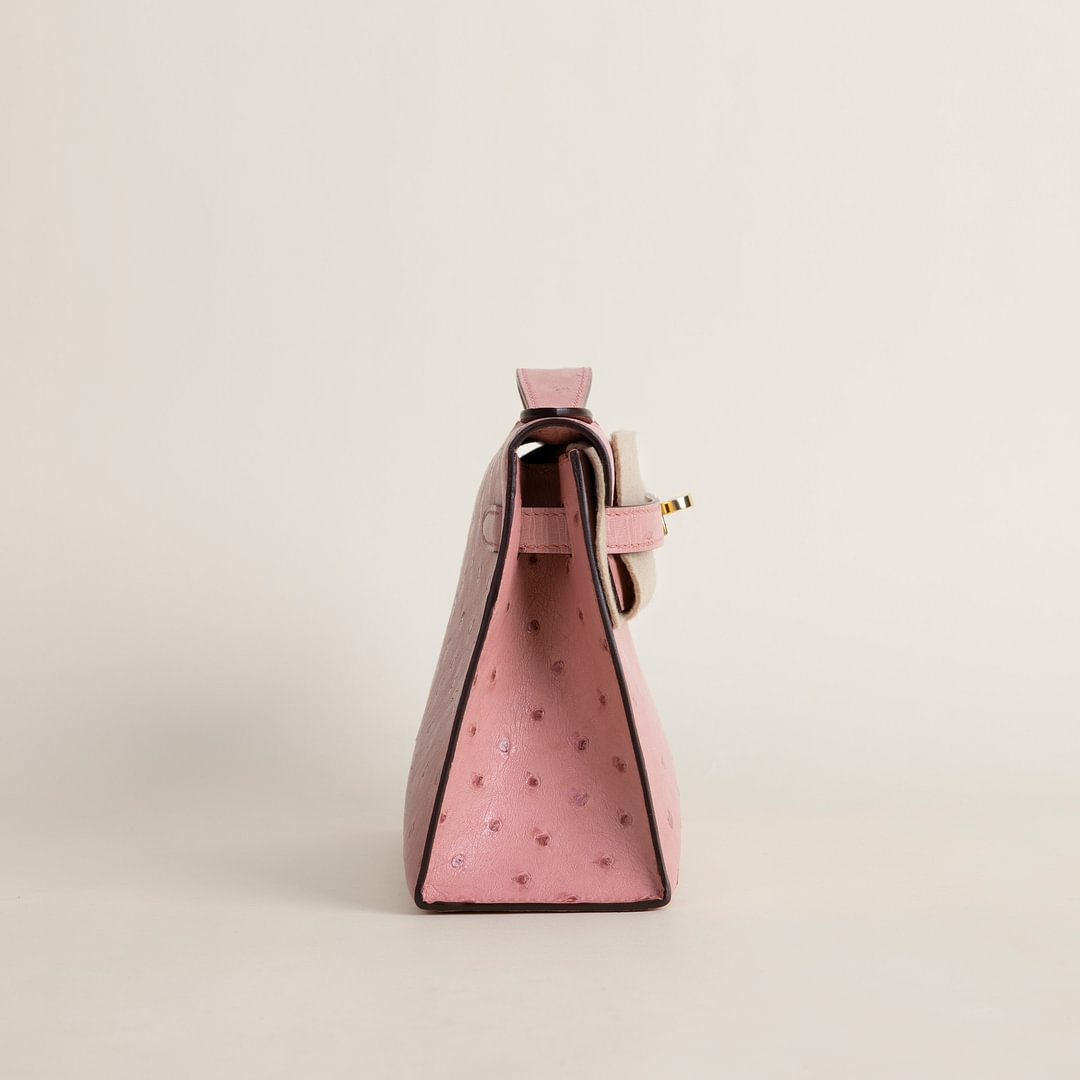 Kelly pochette Ostrich 94 Terre cuite GHW