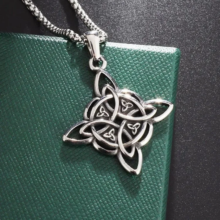 Coutureaura Classic Celtic Trinity Knot Interconnect Necklace