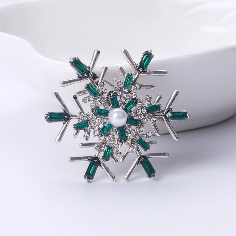 Cute Classic Style Pin Santa Claus Snowflake Elk Alloy Enamel Inlay Rhinestones Unisex Brooches