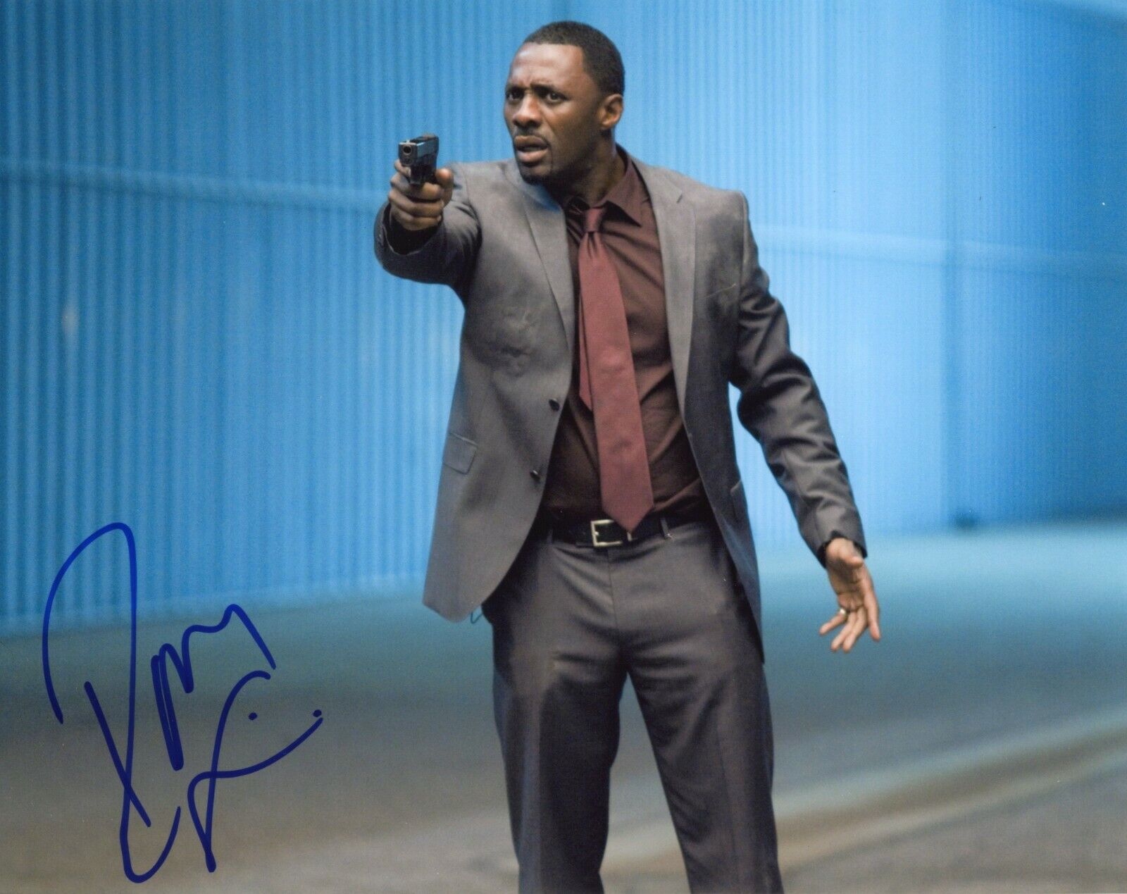 ~~ IDRIS ELBA Authentic Hand-Signed LUTHER