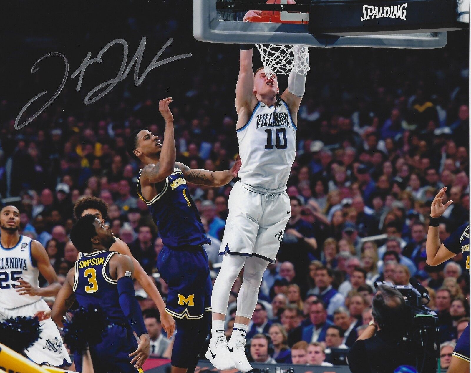 Autographed Donte DiVincenzo 2018 Villanova University Basketball 8X10 Photo Poster painting COA