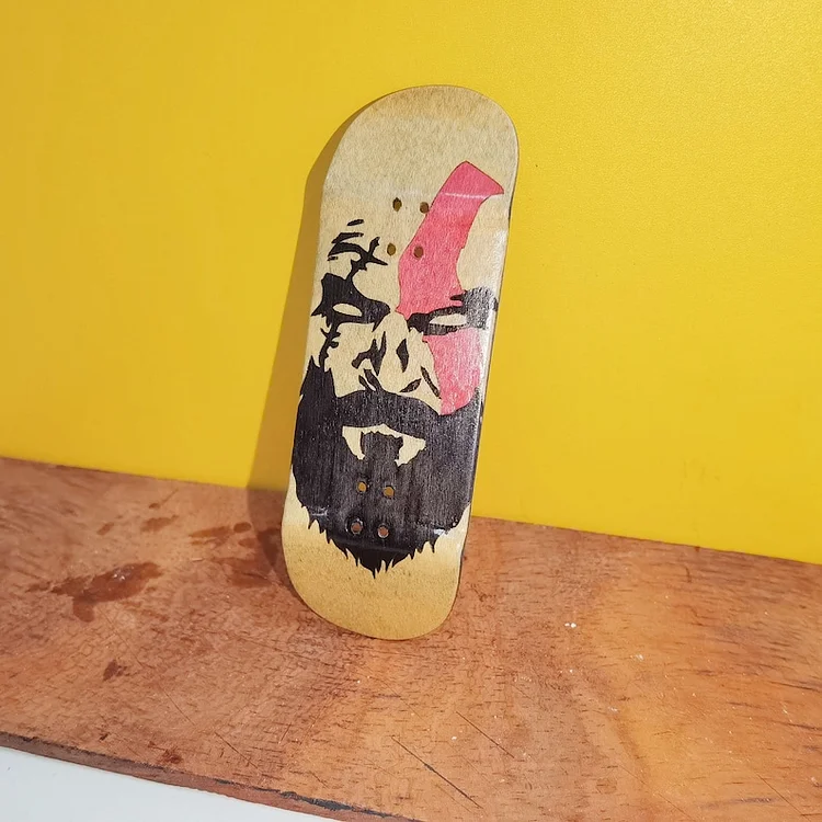 The God of War Kratos FINGERBOARD Split Ply5 ply maple wood Original graphics Professional