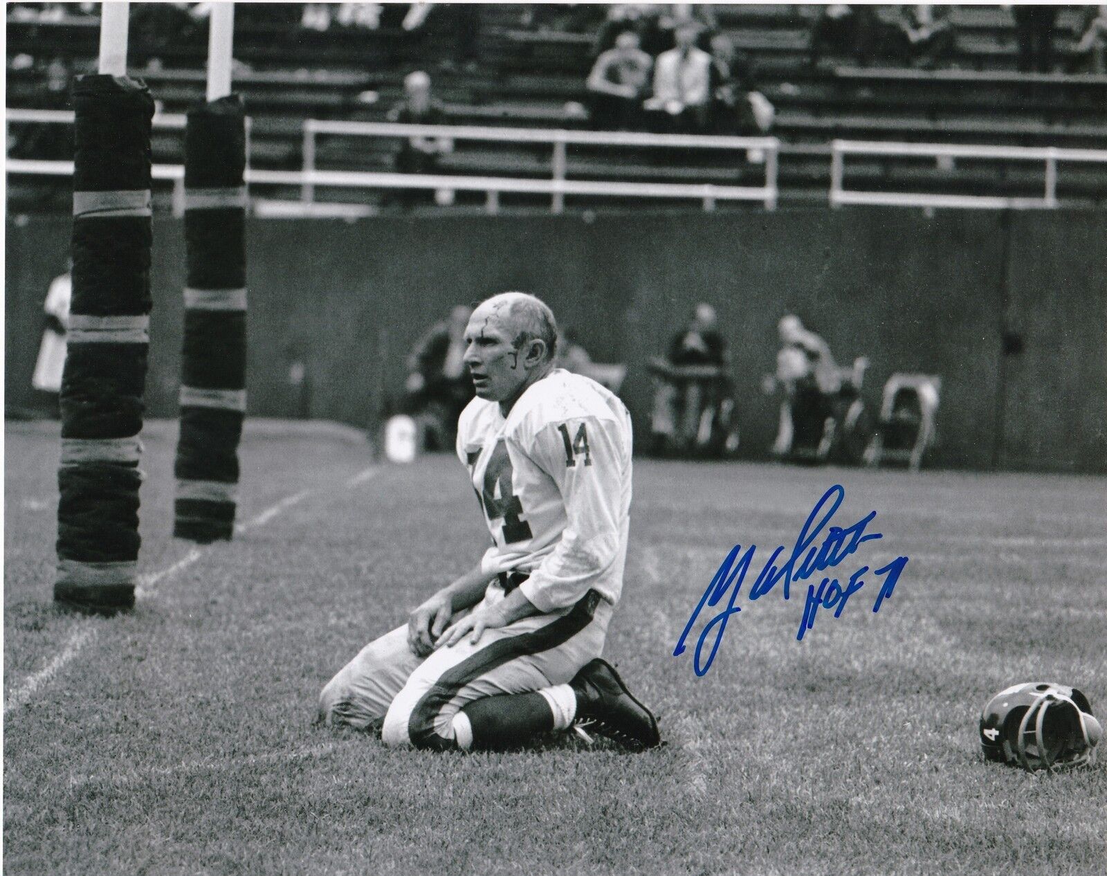 Y.A. TITTLE NEW YORK GIANTS HOF 71 ACTION SIGNED 8x10