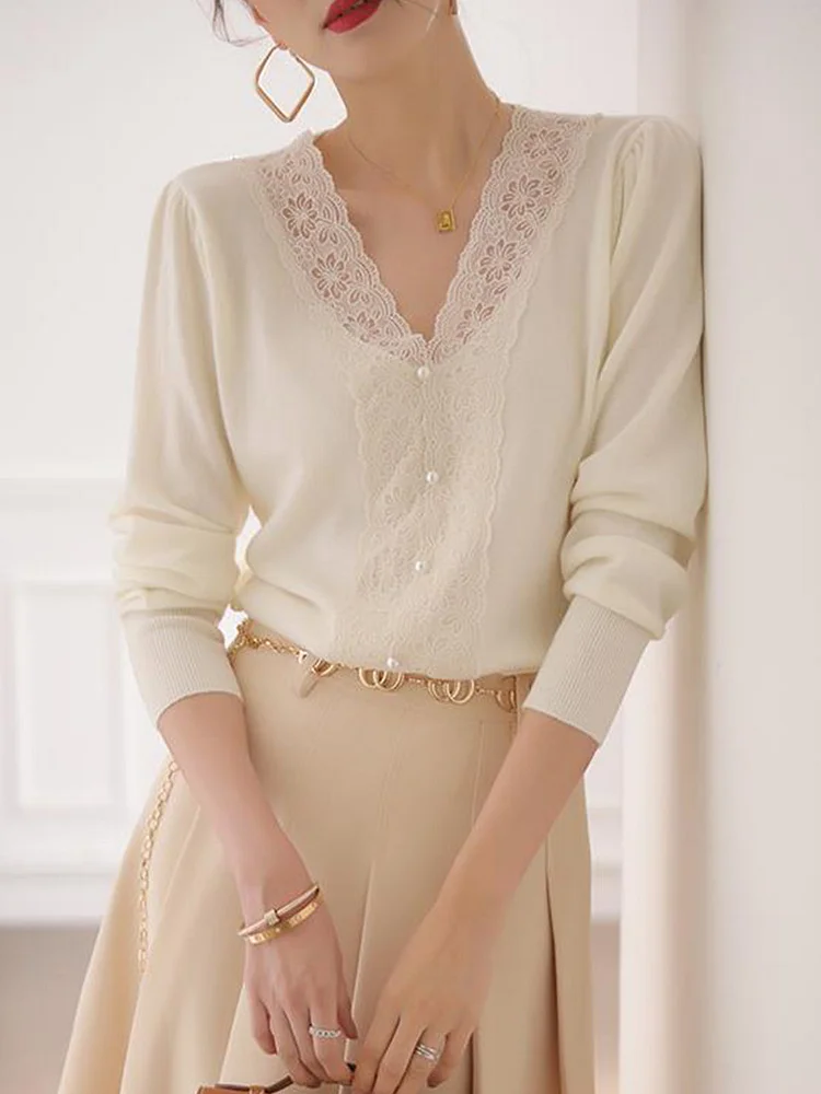 French Style  V-Neck Lace Stitching Knitted Sweater