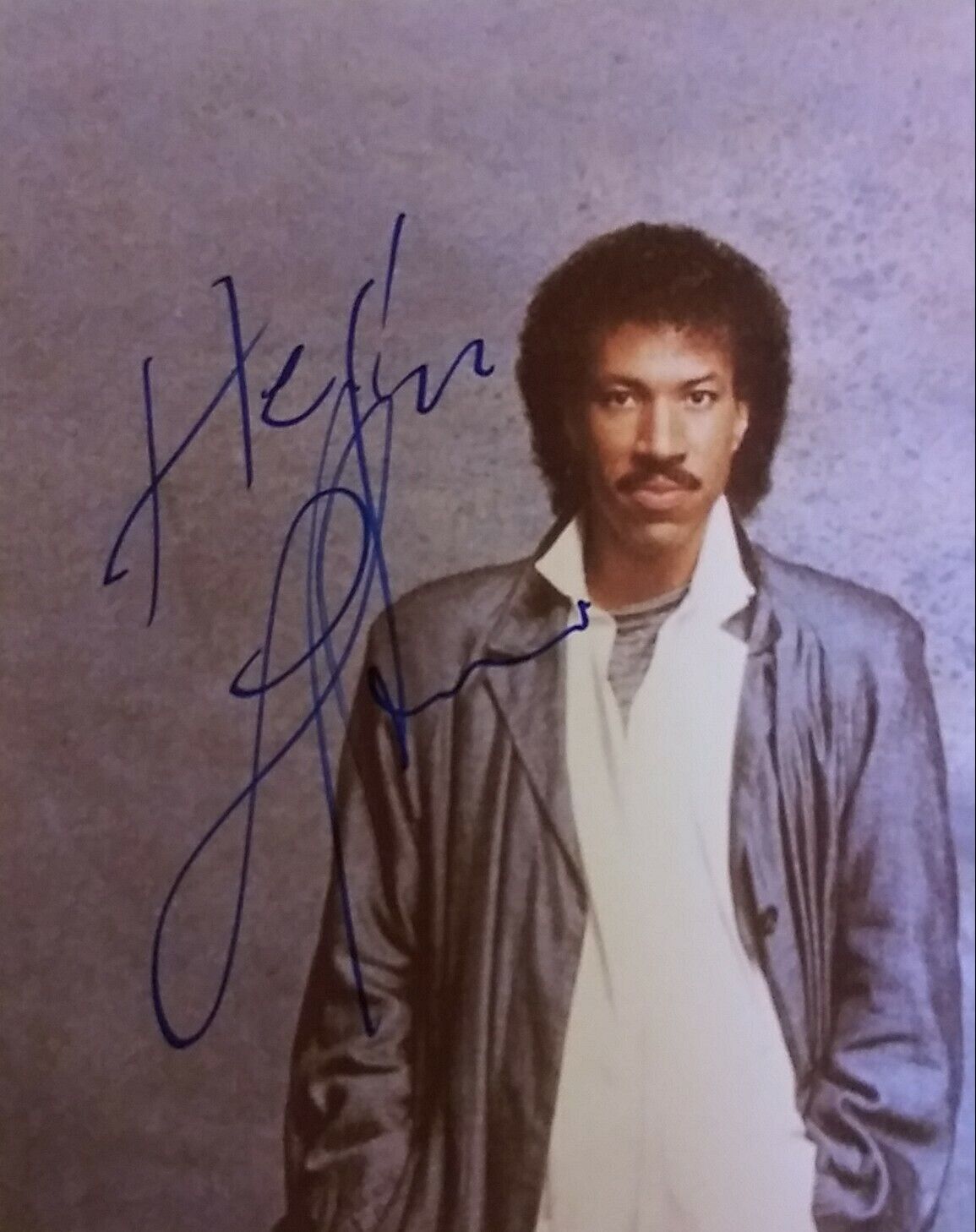 Lionel Richie signed 8 x 10