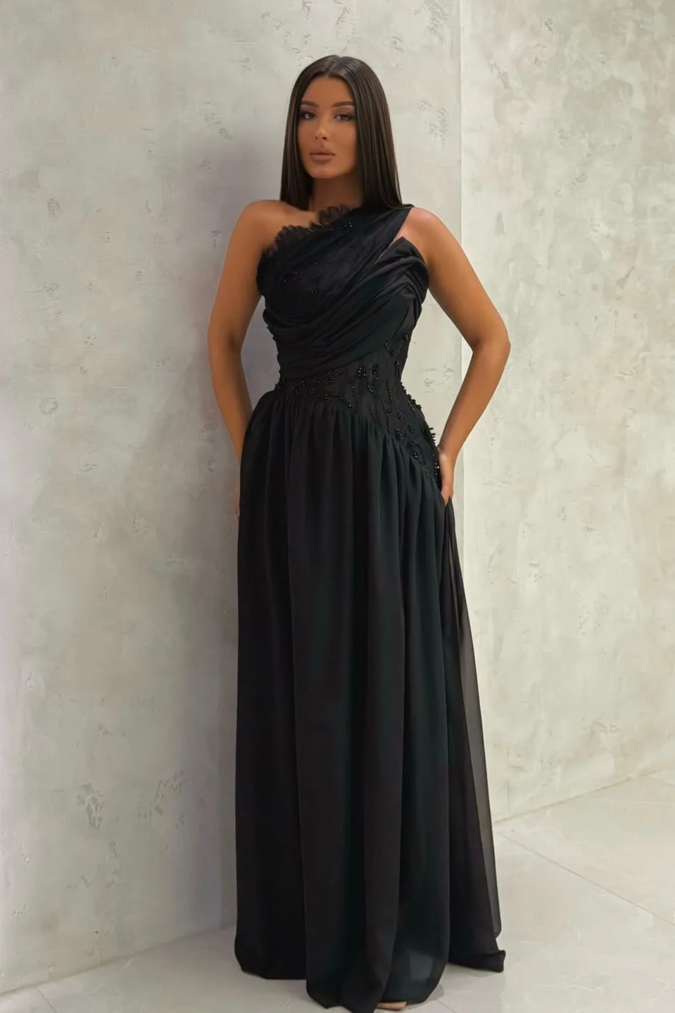 Daisda Black Sleeveless Halter Straps Pleated Prom Dress With Beads