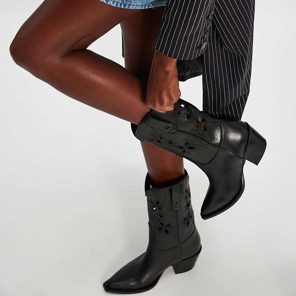 Black Cut Out Pointed Toe Chunky Heel Pull-On Mid-Calf Cowgirl Boots Nicepairs