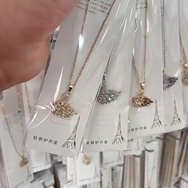 Cubic zircon, gold-plated necklace