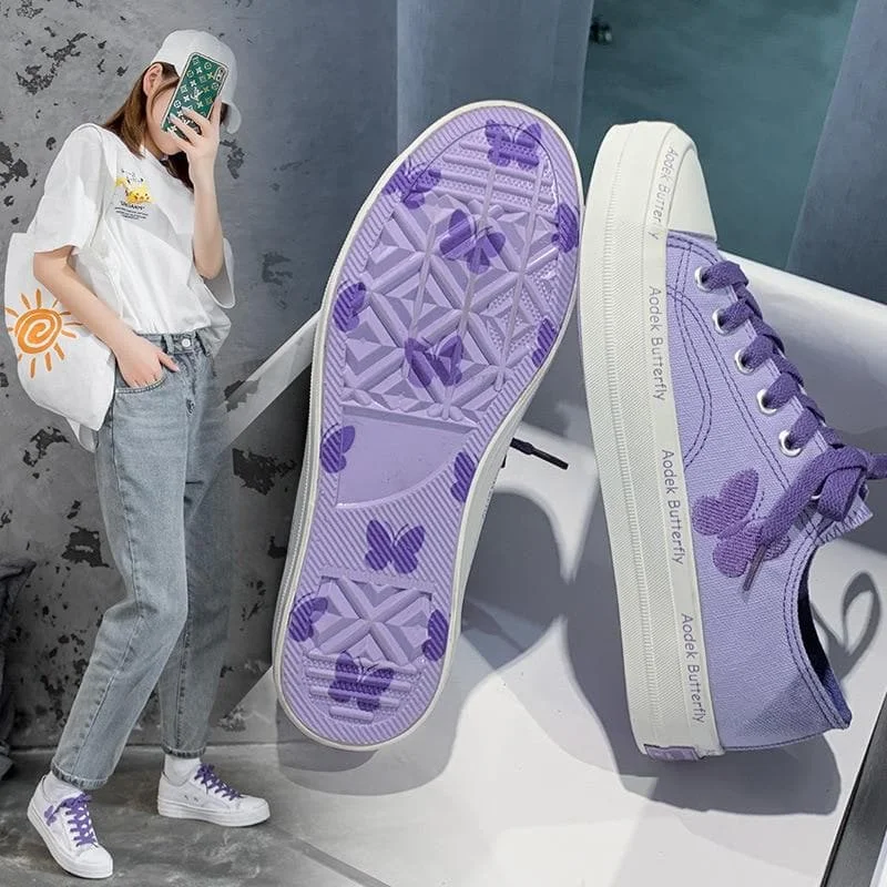 Embroidery Butterfly Low Lacing Canvas Sneakers SP15383