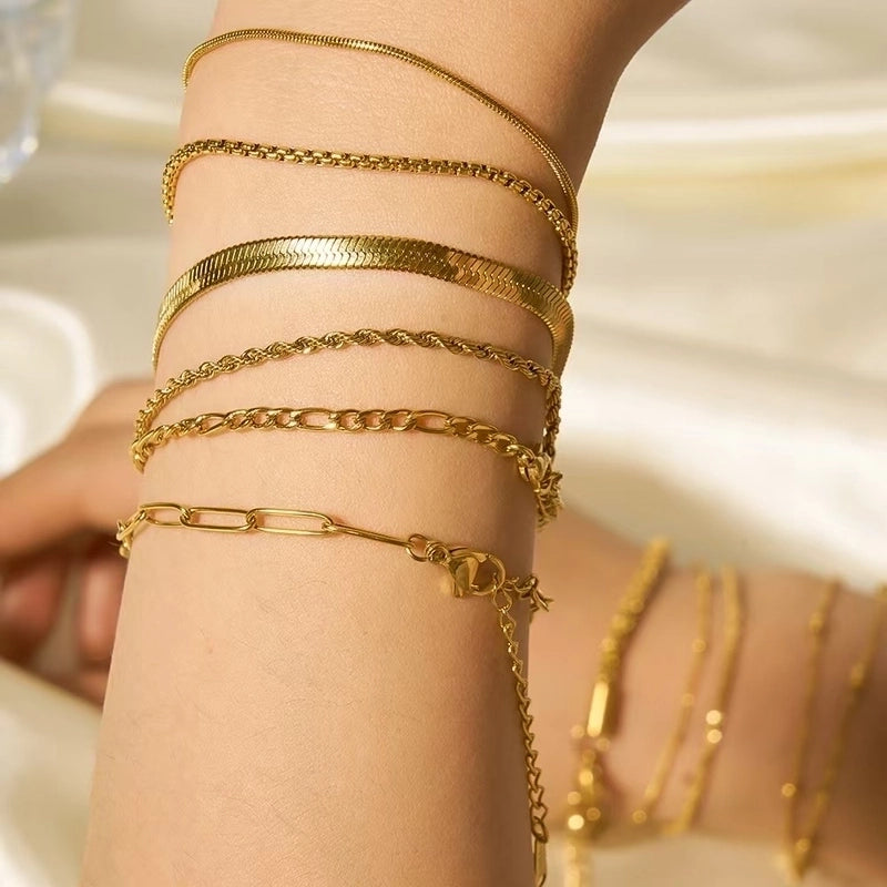 Sweet Minimalist Paper Clip Flower 304 Stainless Steel 18K Gold Plated Paperclip Chain Figaro Chain Bracelets In Bulk