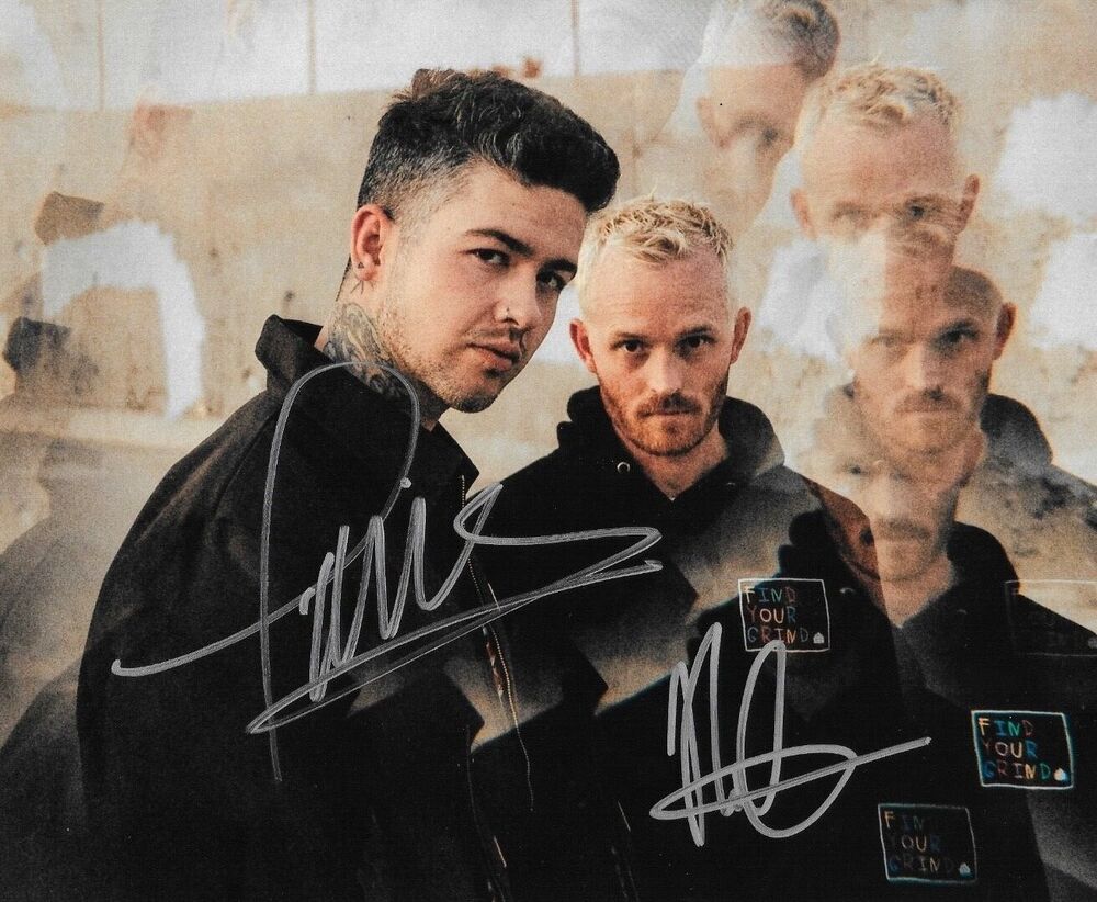 * GIRLFRIENDS BAND * signed 8x10 Photo Poster painting * TRAVIS MILLS & NICK GROSS * 1