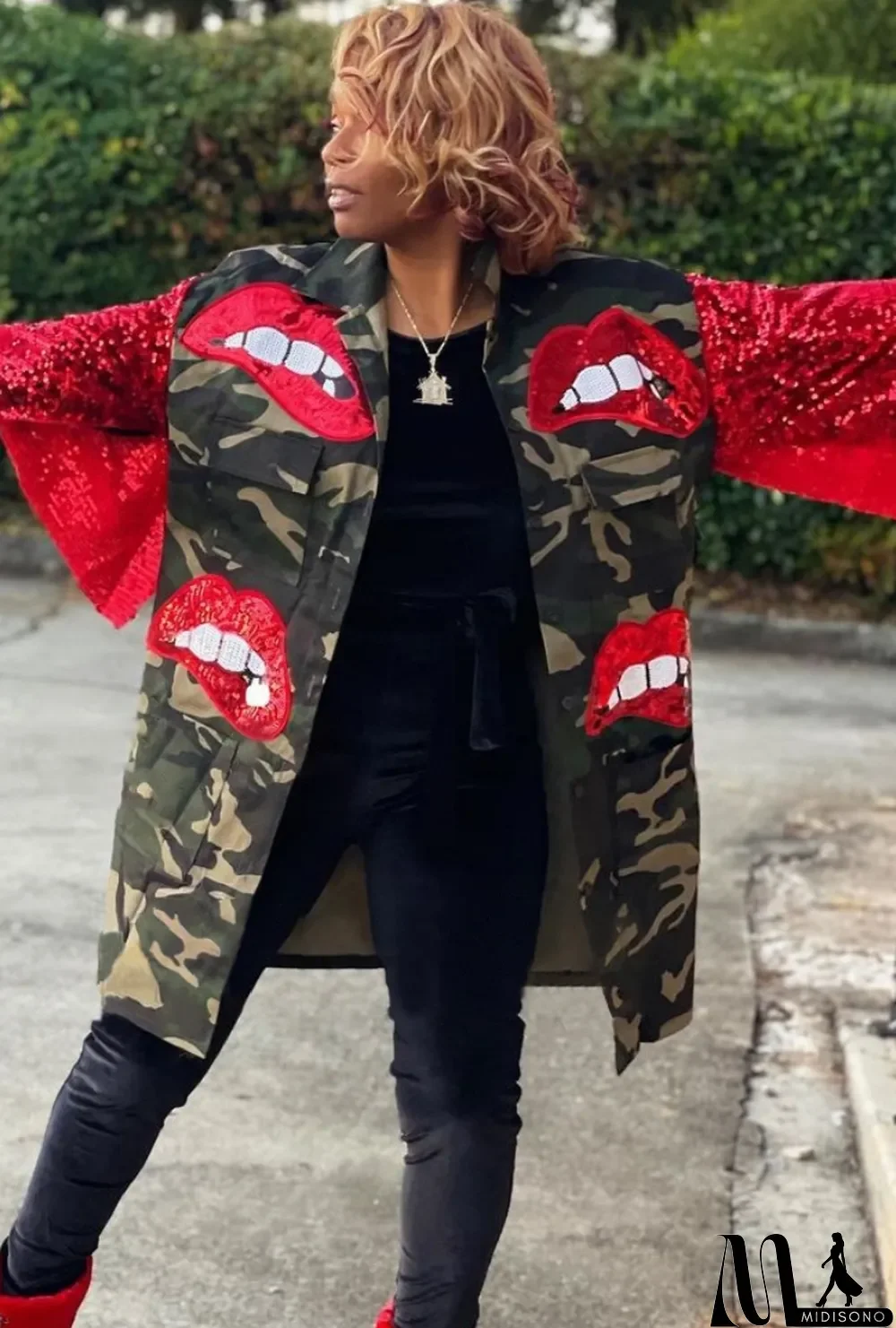 MidiSono - Spring Red Sequins Half Sleeve Mouth Printed Loose Camous Long Blouse