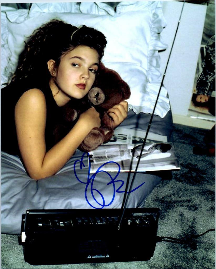 Drew Barrymore signed 8x10 Picture autographed Photo Poster painting Nice Photo Poster painting with COA