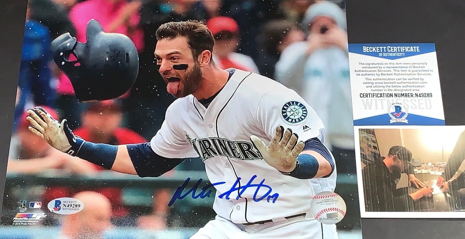 Mitch Haniger Mariners Autographed Signed 8x10 Photo Poster painting Beckett WITNESS COA HR