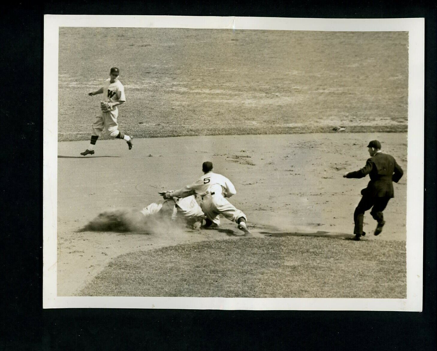 Cecil Travis & Vince DiMaggio 1938 Type 1 Press Photo Poster painting Washington Senators