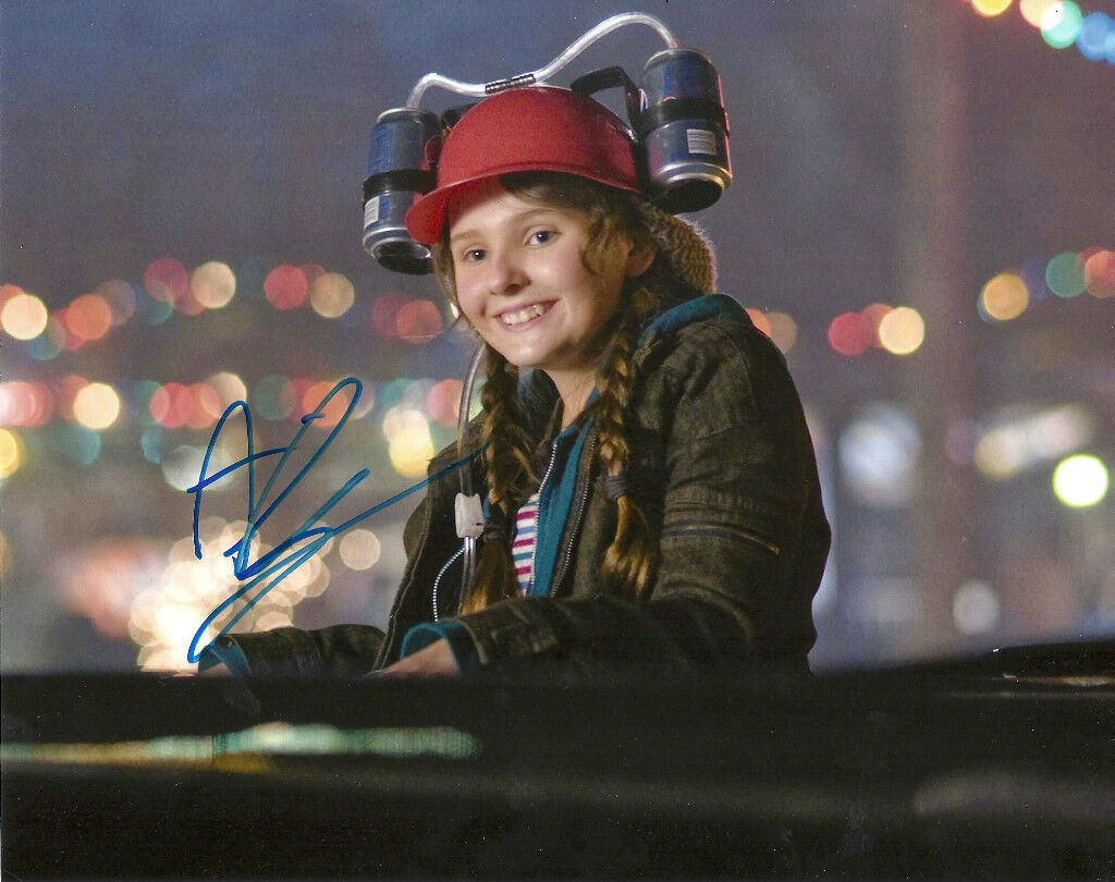 ABIGAIL BRESLIN ZOMBIELAND AMERICAN GIRL SIGNED 8X10 PICTURE 3