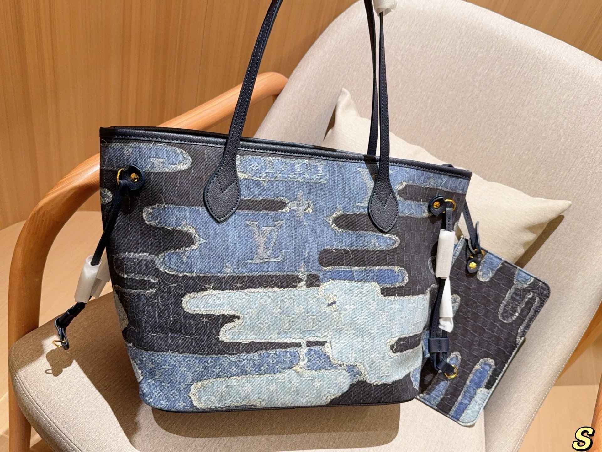 Ff36cc56d87ada2a58da76ab074cbc6e