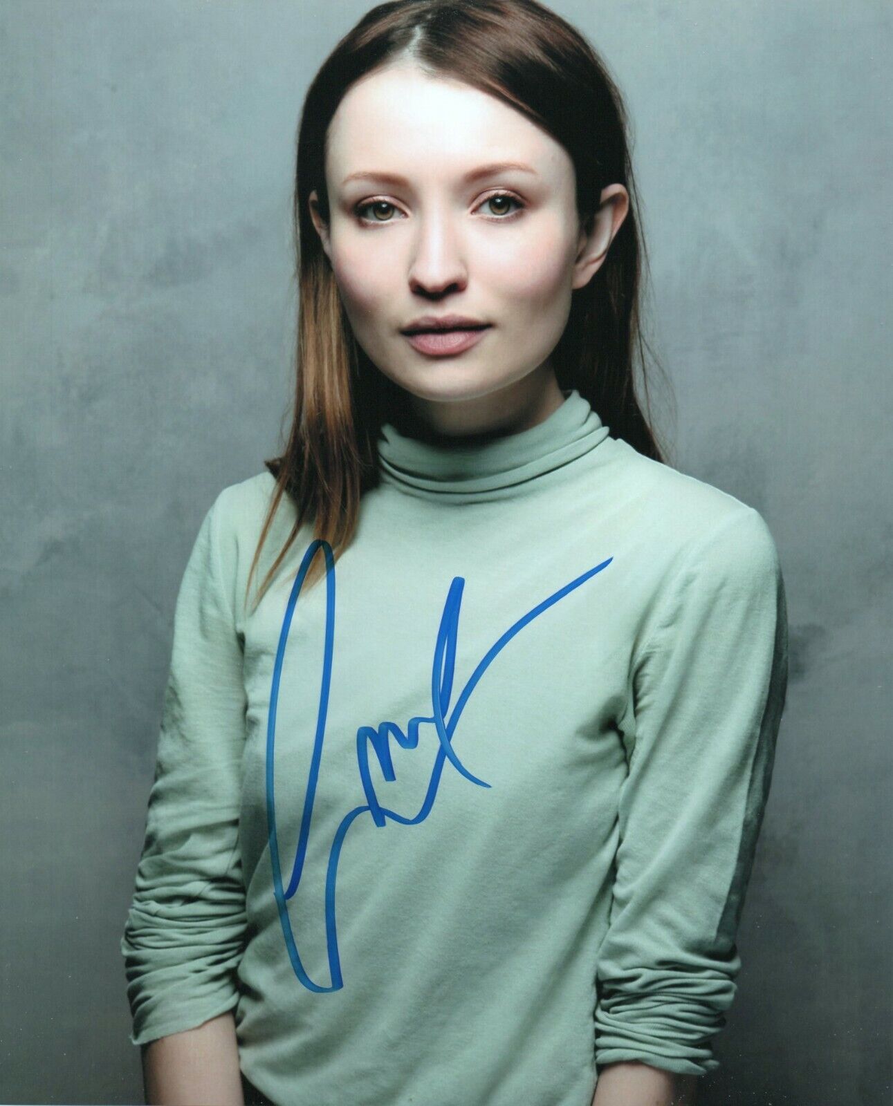 Autographed Emily Browning signed 8 x 10 Photo Poster painting