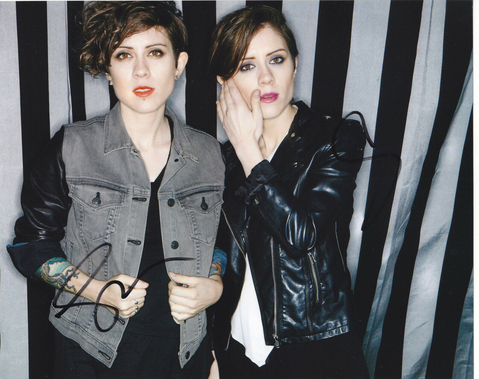 TEGAN AND SARA QUINN SIGNED AUTOGRAPH 8X10 Photo Poster painting PROOF #6