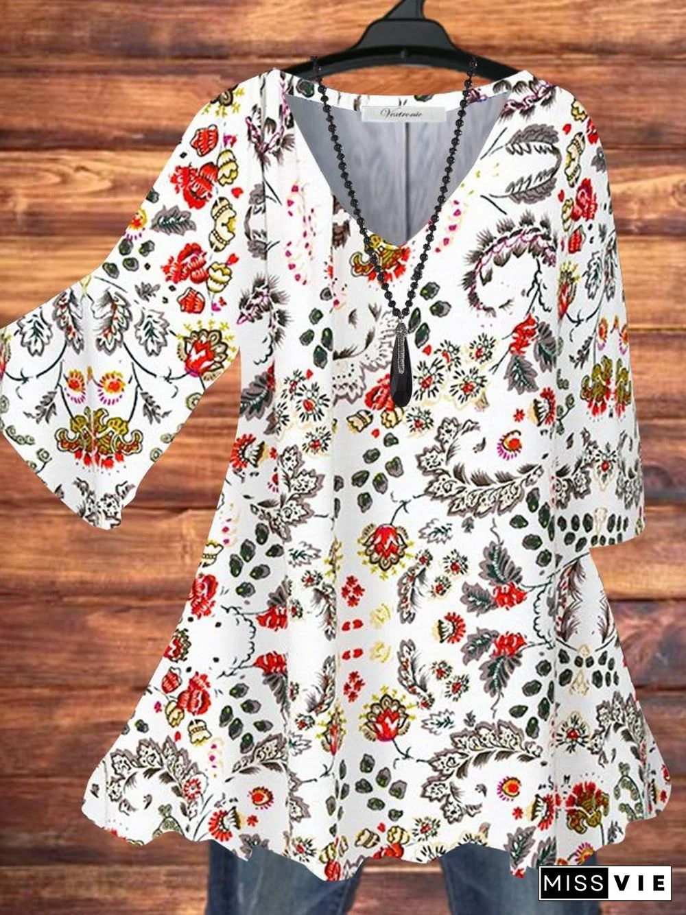 Women 3/4 Sleeve V-neck Floral Printed Graphic Top