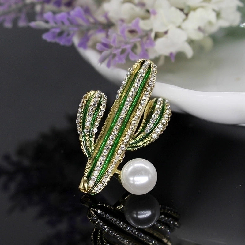 Elegant Glam Pin Geometric Alloy Plating Inlay Artificial Pearls Rhinestones Shell Women’s Brooches