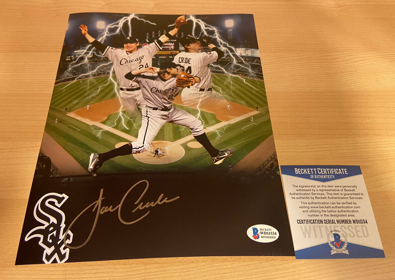 Joe Crede White Soxs World Series 05 Autographed Signed 8X10 Photo Poster painting Beckett COA