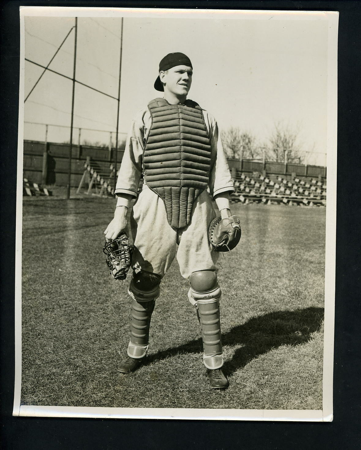 Bernie Crimmins catcher for Notre Dame Baseball team 1941 Type 1 Press Photo Poster painting