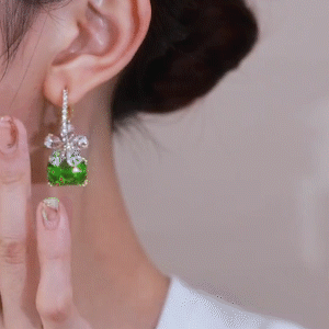 🔥Last Day Promotion 75% OFF-Green Flower Crystal Earrings