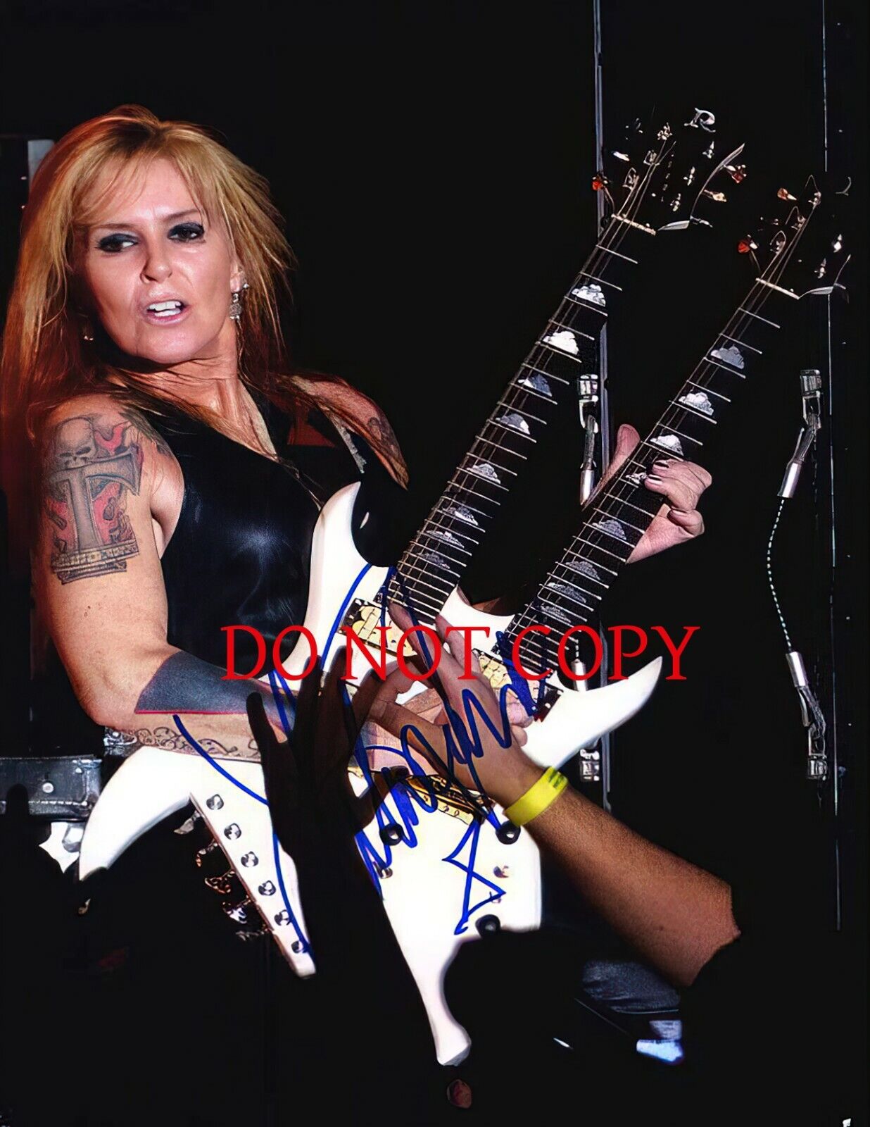 Lita Ford - Autographed Signed 8 x10 Photo Poster painting (Kiss Me Deadly) Reprint