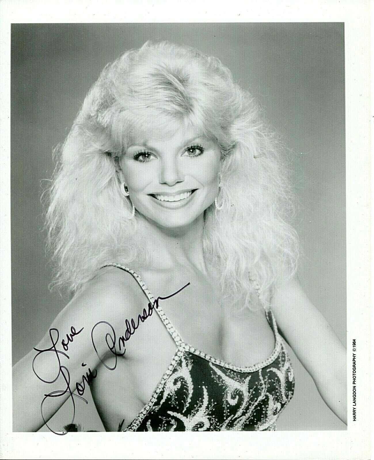 LONI ANDERSON Autographed 8X10 B&W Photo Poster painting PC 2564 WKRP in Cincinnati
