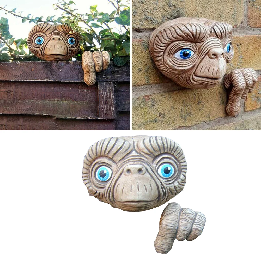 Resin Craft Alien Peeker Statue Yard Art Ornament Garden Fences Door Decor